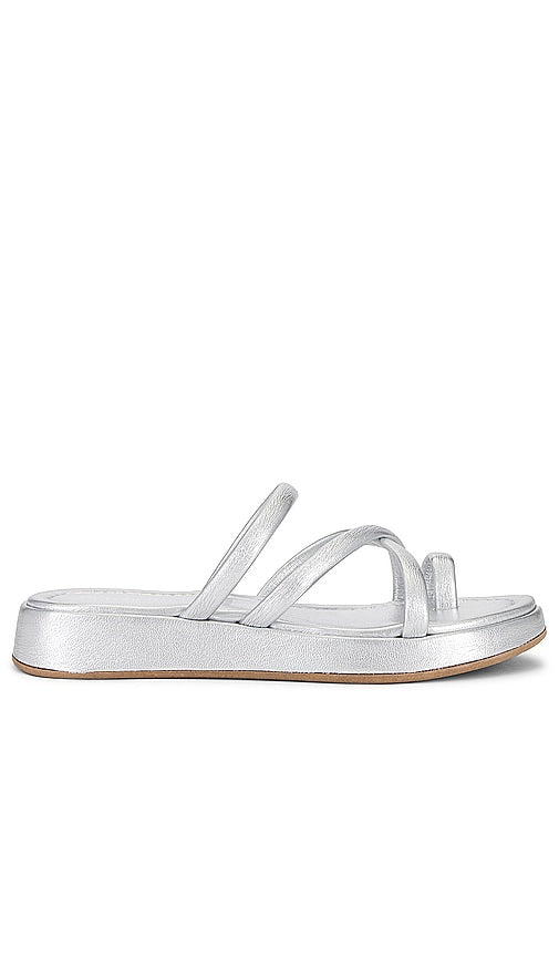 Seychelles Rule The World Sandal in Metallic Silver - Sandale Seychelles Rule The World en argent métallisé - 塞舌尔统治世界金属银凉鞋 - Seychelles Rule The World Sandale in Metallic-Silber - 세이셸이 메탈릭 실버 소재로 세계를 지배하는 샌들 - Sandali Seychelles Rule The World in argento metallizzato