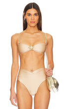 Shani Shemer Kandall Bikini Top in Tan - Haut de bikini Shani Shemer Kandall en beige - Shani Shemer Kandall 黄褐色比基尼上衣 - Shani Shemer Kandall Bikinioberteil in Hellbraun - Shani Shemer Kandall 비키니 탑 - Top bikini Shani Shemer Kandall color marrone chiaro