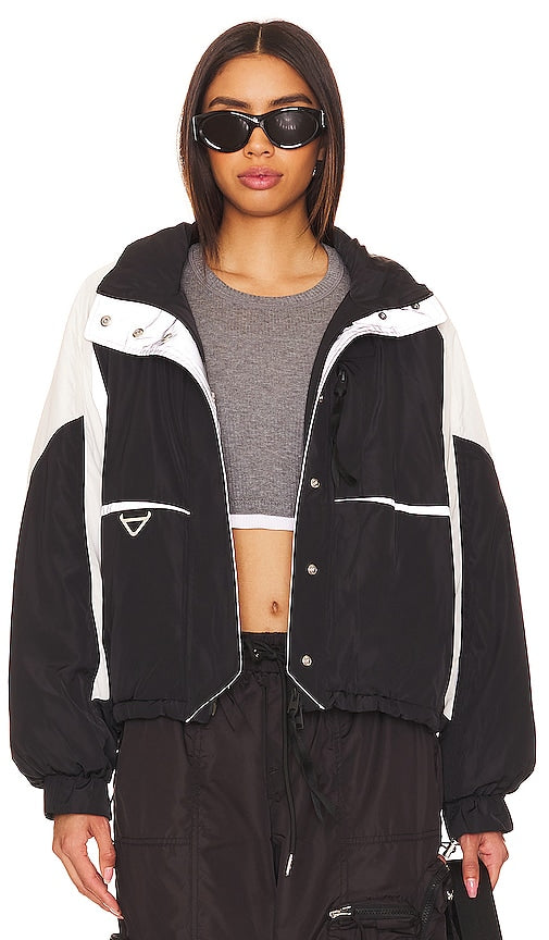 Shoreditch Ski Club Esme Anorak in Black - Anorak Esme du club de ski de Shoreditch en noir - Shoreditch Ski Club Esme 黑色夹克 - Shoreditch Ski Club Esme Anorak in Schwarz - Shoreditch Ski Club 에스메 아노락 - Anorak Esme dello Shoreditch Ski Club in nero