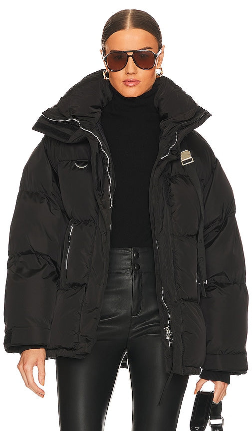 Shoreditch Ski Club Willow Puffer in Black - Shoreditch Ski Club - Doudoune Willow en noir - Shoreditch Ski Club 黑色 Willow 羽绒服 - Shoreditch Ski Club Willow Puffer in Schwarz - Shoreditch Ski Club 윌로우 퍼퍼 - Piumino in salice dello Shoreditch Ski Club in nero