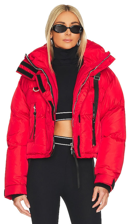 Shoreditch Ski Club Willow Short Puffer in Red - Shoreditch Ski Club - Doudoune courte Willow en rouge - Shoreditch Ski Club Willow 红色短款羽绒服 - Shoreditch Ski Club Willow Short Puffer in Rot - Shoreditch Ski Club 윌로우 쇼트 퍼퍼 - Piumino corto in salice dello Shoreditch Ski Club in rosso