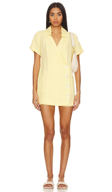 Show Me Your Mumu Bicoastal Blazer Romper in Yellow - Show Me Your Mumu Bicoastal Blazer Barboteuse en Jaune - 给我看看你的 Mumu Bicoastal 黄色西装外套连衣裤 - Zeigen Sie mir Ihren Mumu Bicoastal Blazer-Strampler in Gelb - Mumu Bicoastal 블레이저 롬퍼 옐로우 색상을 보여주세요 - Mostrami il tuo pagliaccetto blazer bicoastal Mumu in giallo