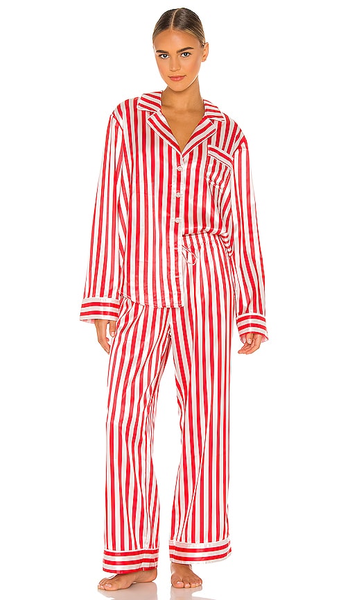 Show Me Your Mumu Classic PJ Set in Red - Montre-moi ton ensemble pyjama classique Mumu en rouge - 给我看看你的 Mumu 经典红色睡衣套装 - Zeigen Sie mir Ihr klassisches Mumu-PJ-Set in Rot - Show Me Your Mumu 클래식 파자마 세트 레드 색상 - Mostrami il tuo pigiama classico Mumu in rosso