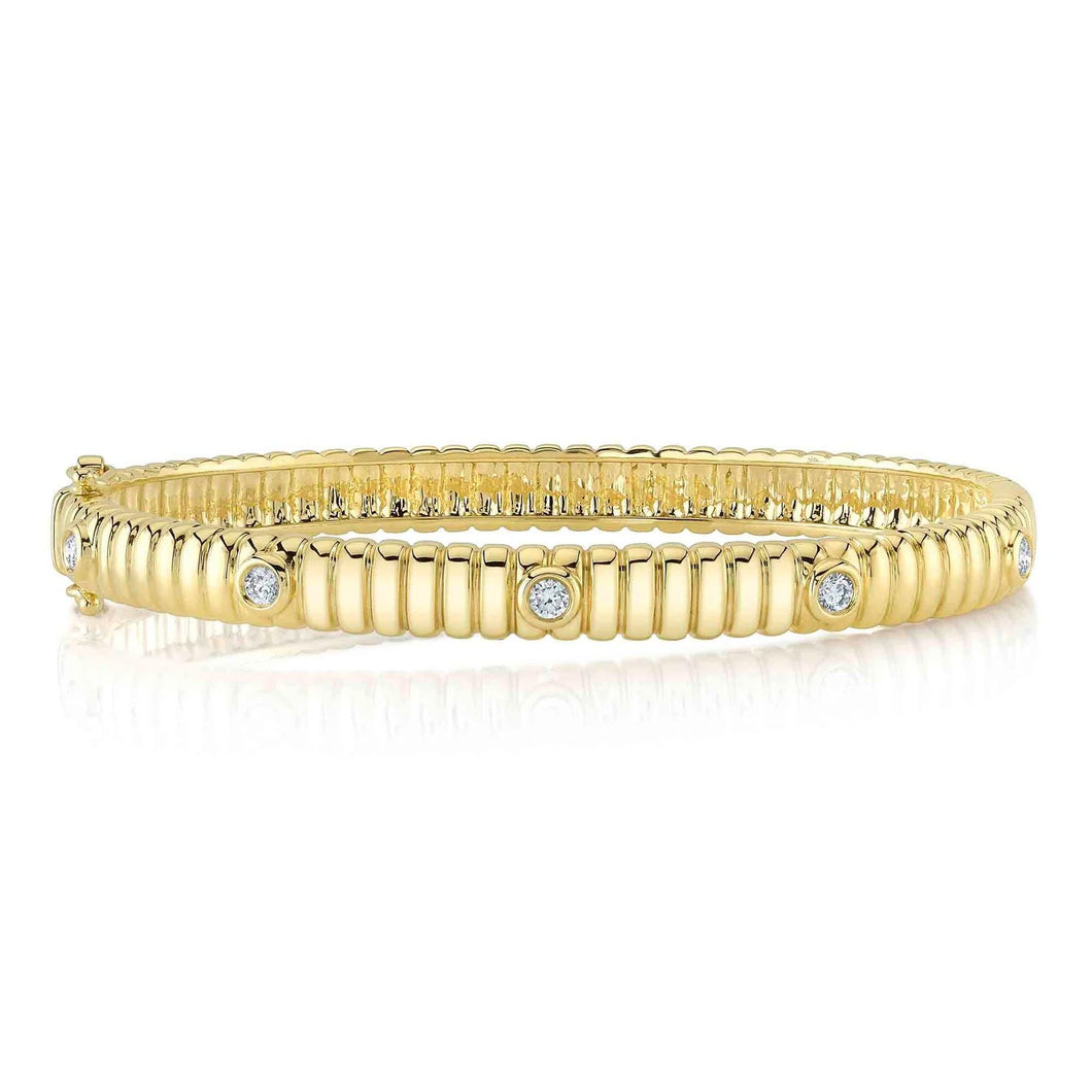 Shy Creation 1/3ctw Diamond Yellow Gold Bezel Bangle Bracelet