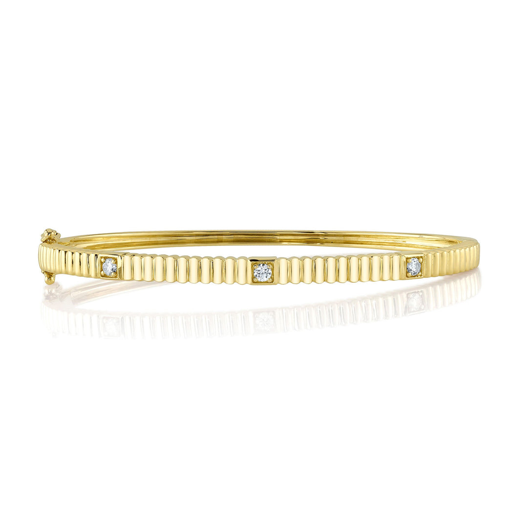 Shy Creation 1/6ctw Diamond Yellow Gold Bangle Bracelet