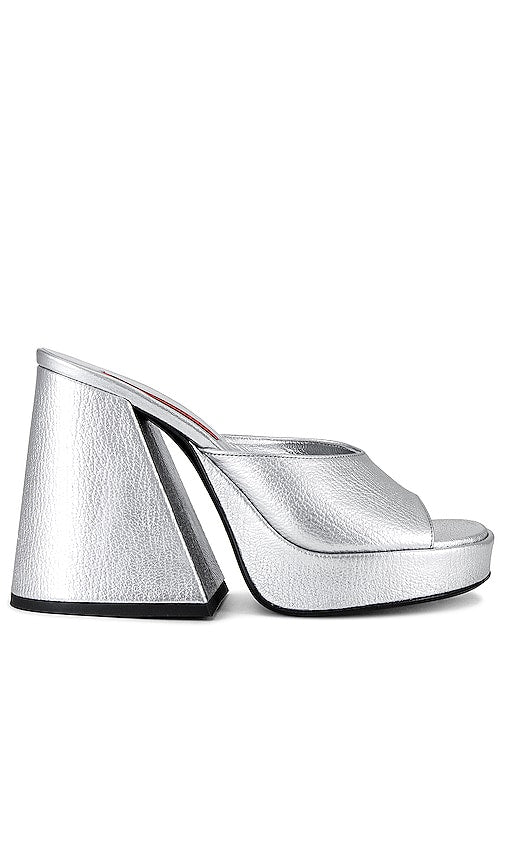 Simon Miller Slice Heel in Metallic Silver - Talon Slice Simon Miller en argent métallisé - Simon Miller 金属银片状鞋跟 - Simon Miller Slice Heel in Metallic-Silber - Simon Miller 슬라이스 힐 메탈릭 실버 소재 - Tacco a fetta Simon Miller in argento metallizzato