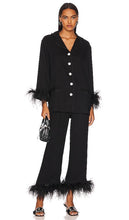 Sleeper Party Pajama Set with Double Feathers in Black - Ensemble pyjama Sleeper Party avec doubles plumes en noir - 黑色双羽毛睡眠派对睡衣套装 - Sleeper Party-Pyjama-Set mit doppelten Federn in Schwarz - 더블 깃털 슬리퍼 파티 파자마 세트(블랙) - Pigiama Sleeper Party con doppie piume in nero