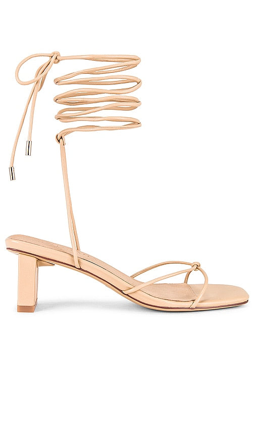 Sol Sana Honey Mid Heel in Beige - Talon mi-haut Sol Sana Honey en beige - Sol Sana 米色蜂蜜中跟鞋 - Sol Sana Honey Mid Heel in Beige - SOL SANA 허니 미드힐 베이지 색상 - Tacco medio Sol Sana Honey in beige