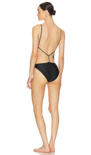 Solid & Striped Maxine One Piece in Black - Une pièce Maxine unie et rayée en noir - Maxine 纯色和条纹黑色连体衣 - Einfarbiger und gestreifter Maxine-Einteiler in Schwarz - Solid & Striped 맥신 원피스 블랙 색상 - Costume intero Maxine tinta unita e rigato in nero