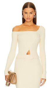 Song of Style Amiel Asymmetrical Cardigan in Ivory - Song of Style Cardigan asymétrique Amiel en ivoire - Song of Style Amiel 象牙色不对称开衫 - Song of Style Asymmetrischer Cardigan „Amiel“ in Elfenbein - Song of Style 아이보리 Amiel 비대칭 가디건 - Cardigan asimmetrico Song of Style Amiel in avorio