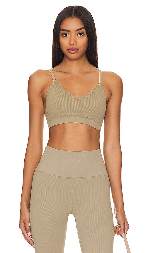 Spiritual Gangster Destiny Seamless Triangle Sports Bra in Olive - Soutien-gorge de sport triangle sans couture Spiritual Gangster Destiny en olive - Spiritual Gangster Destiny 橄榄色无缝三角运动文胸 - Spiritual Gangster Destiny Nahtloser Triangel-Sport-BH in Oliv - Spiritual Gangster Destiny 올리브 심리스 트라이앵글 스포츠 브라 - Reggiseno sportivo a triangolo senza cuciture Spiritual Gangster Destiny in verde oliva