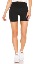 Splits59 Airweight High Waist Short in Black - Short taille haute Airweight Splits59 en noir - Splits59 Airweight 黑色高腰短裤 - Splits59 Airweight Short mit hoher Taille in Schwarz - Splits59 에어웨이트 하이웨이스트 쇼츠 블랙 색상 - Pantaloncini a vita alta Splits59 Airweight in nero