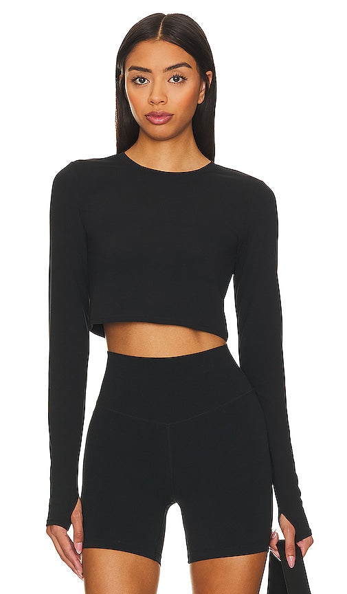 Splits59 Airweight Longsleeve Crop Top in Black - Top court à manches longues Airweight Splits59 en noir - Splits59 Airweight 黑色长袖短款上衣 - Splits59 Airweight Langarm-Crop-Top in Schwarz - Splits59 에어웨이트 롱슬리브 크롭 탑 블랙 색상 - Top corto a maniche lunghe Splits59 Airweight in nero