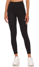 Splits59 Sprint High Waist Rigor Crop Legging in Black - Splits59 - Sprint - Legging court taille haute Rigor - Noir - Splits59 Sprint 高腰紧身九分打底裤（黑色） - Splits59 Sprint Rigor Crop-Leggings mit hoher Taille in Schwarz - Splits59 Sprint 하이 웨이스트 리지거 크롭 레깅스 블랙 색상 - Splits59 Sprint Rigor Crop Legging a vita alta in nero