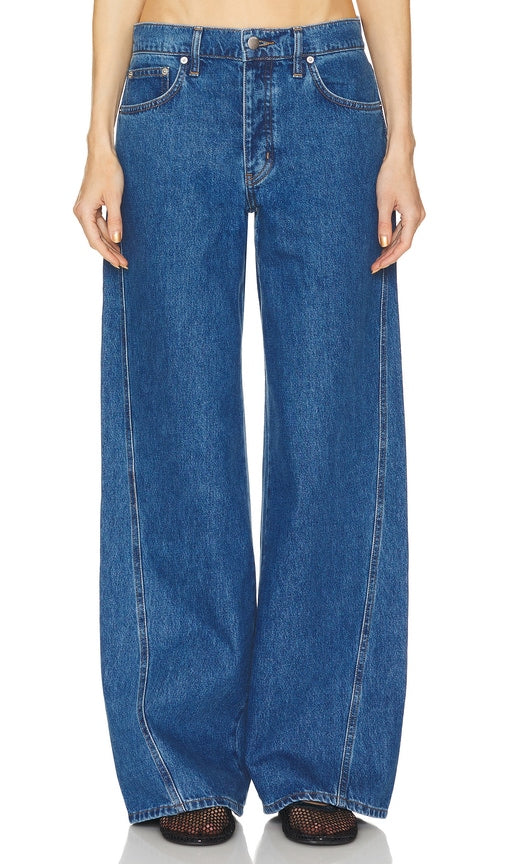 St. Agni Low Rise Wide Leg in Blue - St. Agni jambe large taille basse en bleu - St. Agni 蓝色低腰阔腿裤 - St. Agni Low Rise Wide Leg in Blau - St. Agni 로우 라이즈 와이드 레그 블루 색상 - Gamba larga a vita bassa St. Agni in blu