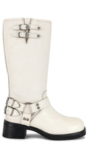 Steve Madden Astor Boot in White - Steve Madden - Astor - Botte en blanc - Steve Madden Astor 白色靴子 - Steve Madden Astor Stiefel in Weiß - Steve Madden 애스터 부츠 화이트 색상 - Stivale Steve Madden Astor in bianco