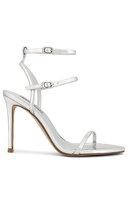 Steve Madden Heel Theresa in Metallic Silver - Steve Madden Talon Theresa en Argent Métallisé - Steve Madden Heel Theresa 金属银色 - Steve Madden Heel Theresa in Metallic-Silber - Steve Madden 힐 테레사 메탈릭 실버 소재 - Steve Madden Heel Theresa in argento metallizzato