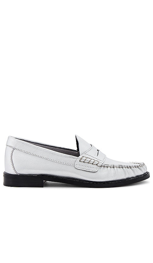 Steve Madden Kingston Loafer in Metallic Silver - Mocassin Steve Madden Kingston en argent métallisé - Steve Madden Kingston 金属银色乐福鞋 - Steve Madden Kingston Loafer in Metallic-Silber - 메탈릭 실버 소재의 Steve Madden 킹스턴 로퍼 - Mocassino Steve Madden Kingston in argento metallizzato