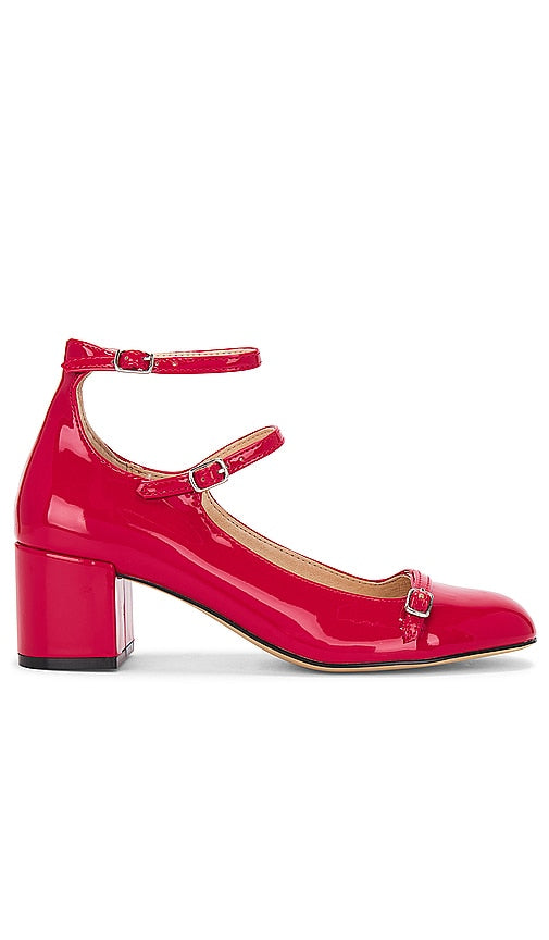 Steve Madden Sabrina Heel in Red - Talon Sabrina Steve Madden en rouge - Steve Madden Sabrina 红色高跟鞋 - Steve Madden Sabrina Heel in Rot - Steve Madden 사브리나 힐 레드 색상 - Tacco Sabrina Steve Madden in rosso