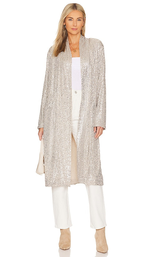 Steve Madden Show Stopper Duster in Metallic Silver - Steve Madden Show Stopper Duster en argent métallisé - Steve Madden 金属银演出塞掸子 - Steve Madden Show Stopper Duster in Metallic-Silber - Steve Madden 쇼 스토퍼 더스터 메탈릭 실버 색상 - Steve Madden Show Stopper Spolverino in argento metallizzato