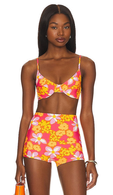 Stone Fox Swim Conch Bikini Top in Orange - Haut de bikini Stone Fox Swim Conch en orange - Stone Fox Swim Conch 橙色比基尼上衣 - Stone Fox Swim Conch Bikinioberteil in Orange - Stone Fox Swim 콘치 비키니 탑 - Top bikini Stone Fox Swim Conch in arancione