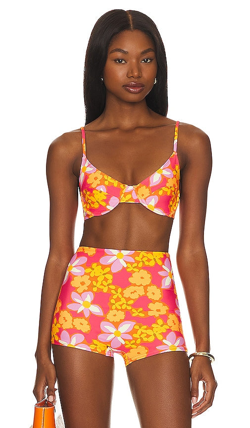Stone Fox Swim Conch Bikini Top in Orange - Haut de bikini Stone Fox Swim Conch en orange - Stone Fox Swim Conch 橙色比基尼上衣 - Stone Fox Swim Conch Bikinioberteil in Orange - Stone Fox Swim 콘치 비키니 탑 - Top bikini Stone Fox Swim Conch in arancione