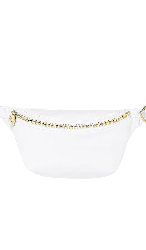 Stoney Clover Lane Classic Fanny Pack in White - Stoney Clover Lane - Sac banane classique en blanc - Stoney Clover Lane 经典白色腰包 - Klassische Gürteltasche von Stoney Clover Lane in Weiß - Stoney Clover Lane 클래식 패니 팩 화이트 색상 - Marsupio classico Stoney Clover Lane in bianco