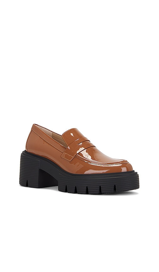 Stuart Weitzman Soho Loafer in Brown