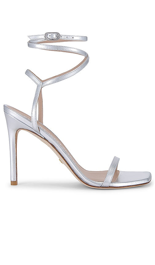 Stuart Weitzman x REVOLVE Barelynudist 100 Sandal in Metallic Silver - Stuart Weitzman x REVOLVE Sandale Barelynudist 100 en Argent Métallisé - Stuart Weitzman x REVOLVE Barelynudist 100 金属银凉鞋 - Stuart Weitzman x REVOLVE Barelynudist 100 Sandale in Metallic-Silber - Stuart Weitzman x REVOLVE Barelynudist 100 샌들 메탈릭 실버 소재 - Sandalo Stuart Weitzman x REVOLVE Barelynudist 100 in argento metallizzato