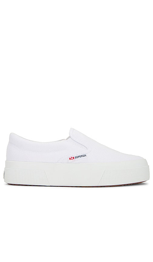 Superga 2740 Mid Platform Slip On Sneaker in White - Superga - 2740 - Baskets à enfiler à plateforme mi-haute - Blanc - Superga 2740 白色中底一脚蹬运动鞋 - Superga 2740 Mid Platform Slip-On-Sneaker in Weiß - Superga 2740 미드 플랫폼 슬립온 스니커즈 화이트 색상 - Sneaker slip-on Superga 2740 con piattaforma media in bianco