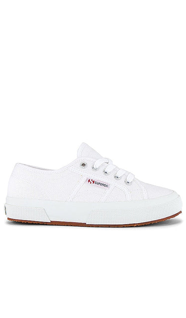 Superga 2750 Cotu Classic Sneaker in White - Baskets classiques Superga 2750 Cotu en blanc - Superga 2750 Cotu 经典白色运动鞋 - Superga 2750 Cotu Classic Sneaker in Weiß - Superga 2750 Cotu 클래식 스니커즈화이트 색상 - Sneaker classica Superga 2750 Cotu di colore bianco