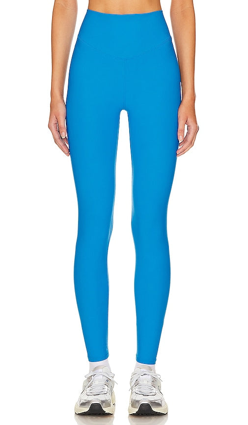 THE UPSIDE Peached High Midi Pant in Blue - THE UPSIDE Pantalon mi-long taille haute pêche en bleu - THE UPSIDE 蓝色桃色高腰长裤 - THE UPSIDE Peached High Midi-Hose in Blau - THE UPSIDE 피치드 하이 미디 팬츠 블루 색상 - THE UPSIDE Pantaloni midi alti color pesca in blu