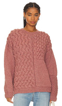 The Knotty Ones Heartbreaker Sweater in Pink - Pull The Knotty Ones Heartbreaker en rose - The Knotty Ones Heartbreaker 粉色毛衣 - Der Knotty Ones Heartbreaker Pullover in Pink - The Knotty Ones 하트브레이커 스웨터핑크 색상 - Il maglione spezzacuori di The Knotty Ones in rosa