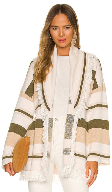 Tularosa Atlas Blanket Stripe Fringe Cardigan in Neutral - Tularosa Atlas - Cardigan à franges et rayures en couverture - Neutre - Tularosa Atlas 毛毯条纹流苏开衫（中性色） - Tularosa Atlas Blanket Stripe Fransen-Cardigan in Neutral - Tularosa Atlas 블랭킷 스트라이프 프린지 가디건 - Cardigan con frange a righe Tularosa Atlas in colore neutro