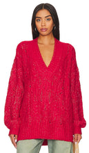 Tularosa Friso Oversized Cable V Neck in Red - Tularosa Friso col en V torsadé surdimensionné en rouge - Tularosa Friso 红色超大绞花 V 领 - Tularosa Friso übergroßer Zopfmuster-V-Ausschnitt in Rot - Tularosa Friso 오버사이즈 케이블 V넥 레드 색상 - Tularosa Friso oversize cavo scollo a V in rosso