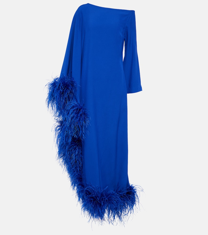 Taller Marmo Ubud Extravaganza feather-trimmed gown. 更高挑的 Marmo Ubud Extravaganza 羽毛装饰礼服