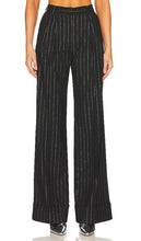 The Andamane Nathalie Cuffed Hem Pants in Black - Pantalon The Andamane Nathalie à ourlet resserré en noir - Andamane Nathalie 黑色翻边下摆长裤 - Die Andamane Nathalie Hose mit Bündchen am Saum in Schwarz - The Andamane Nathalie 커프 헴 팬츠블랙 색상 - I pantaloni con orlo con risvolto Andamane Nathalie in nero