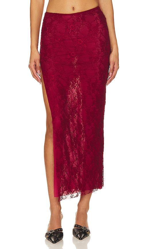 The Bodee Loren Skirt in Red - La jupe Bodee Loren en rouge - Bodee Loren 红色半身裙 - Der Bodee Loren Rock in Rot - The Bodee Loren 스커트 - La gonna Bodee Loren in rosso