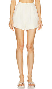 The Femm Mari Short in Ivory - Le short Femm Mari en ivoire - Femm Mari 象牙色短裤 - Die Femm Mari Short in Elfenbein - Femm Mari 쇼트 아이보리 색상 - I pantaloncini Femm Mari in avorio