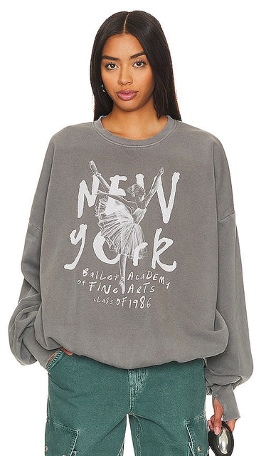 The Laundry Room New York Ballet Academy Jump Jumper in Grey - The Laundry Room New York Ballet Academy - Pull gris - The Laundry Room 纽约芭蕾舞学院灰色跳线毛衣 - Der Laundry Room New York Ballet Academy-Sprungpullover in Grau - The Laundry Room New York Ballet Academy 그레이 점프 점퍼 - Maglione da salto della Laundry Room New York Ballet Academy in grigio