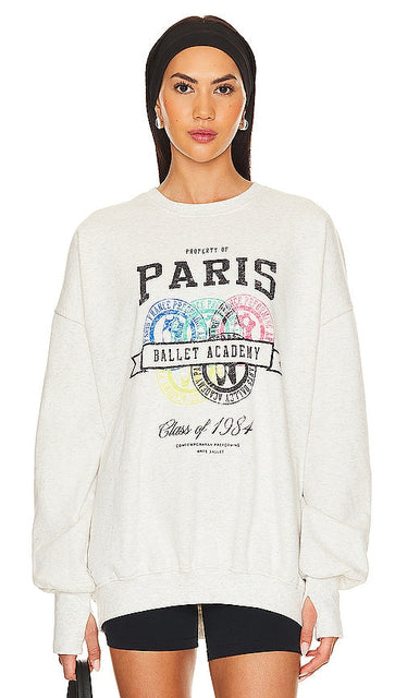 The Laundry Room Paris Ballet Academy Jumper in Light Grey - Pull The Laundry Room Paris Ballet Academy en gris clair - The Laundry Room 巴黎芭蕾舞学院浅灰色毛衣 - Pullover der Laundry Room Paris Ballet Academy in Hellgrau - The Laundry Room Paris Ballet Academy 라이트 그레이 점퍼 - Maglione The Laundry Room Paris Ballet Academy in grigio chiaro