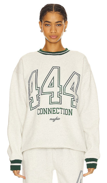 The Mayfair Group 444 Crewneck in Light Grey - Pull ras du cou 444 du groupe Mayfair en gris clair - The Mayfair Group 444 浅灰色圆领毛衣 - Der Mayfair Group 444 Crewneck in Hellgrau - 라이트 그레이 색상의 The Mayfair Group 444 크루넥 - Il girocollo Mayfair Group 444 in grigio chiaro