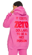 The Mayfair Group It Costs $0 Hoodie in Pink - The Mayfair Group - It Costs 0 $ - Sweat à capuche rose - The Mayfair Group 粉色连帽衫售价 0 美元 - Kapuzenpullover „It Costs $0“ von The Mayfair Group in Pink - The Mayfair Group 핑크 색상의 $0 후드티 - Felpa con cappuccio del gruppo Mayfair Costa $ 0 in rosa