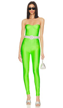 The New Arrivals by Ilkyaz Ozel Monique Strapless Jumpsuit in Green - Les nouveautés d'Ilkyaz Ozel - Combinaison sans bretelles Monique en vert - Ilkyaz Ozel Monique 绿色无肩带连身裤新品 - Die Neuzugänge von Ilkyaz Ozel Monique trägerloser Overall in Grün - The New Arrivals by Ilkyaz Ozel Monique 그린 컬러의 스트랩리스 점프수트 - I nuovi arrivi della tuta senza spalline Ilkyaz Ozel Monique in verde