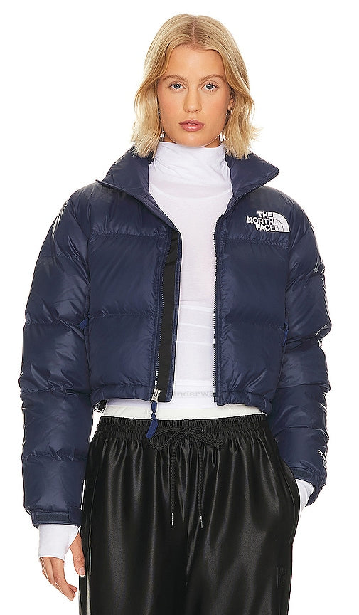 The North Face Nuptse Short Jacket in Navy - The North Face - Nuptse - Veste courte - Bleu marine - The North Face Nuptse 海军蓝短夹克 - Kurze Jacke „Nuptse“ von The North Face in Marineblau - The North Face Nuptse 쇼트 재킷 색상 네이비 - Giacca corta The North Face Nuptse in blu scuro