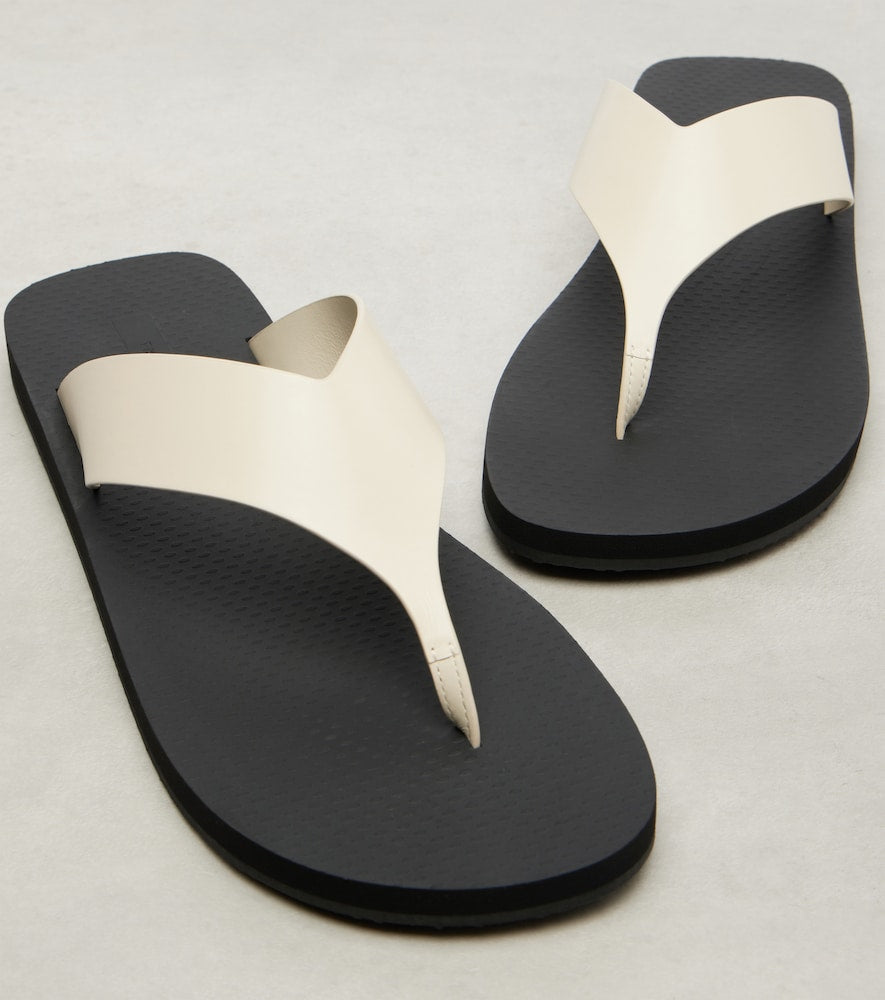 The Row Dune Classic leather thong sandals in White - Flat Sandals