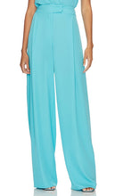 The Sei Baggy Pleat Trouser in Turquoise - Pantalon plissé The Sei Baggy en turquoise - Sei 绿松石色宽松褶裥长裤 - Die Sei Baggy Pleat Hose in Türkis - 터콰이즈 컬러의 Sei Baggy 플리츠 팬츠 - I pantaloni Sei Baggy Pleat in turchese