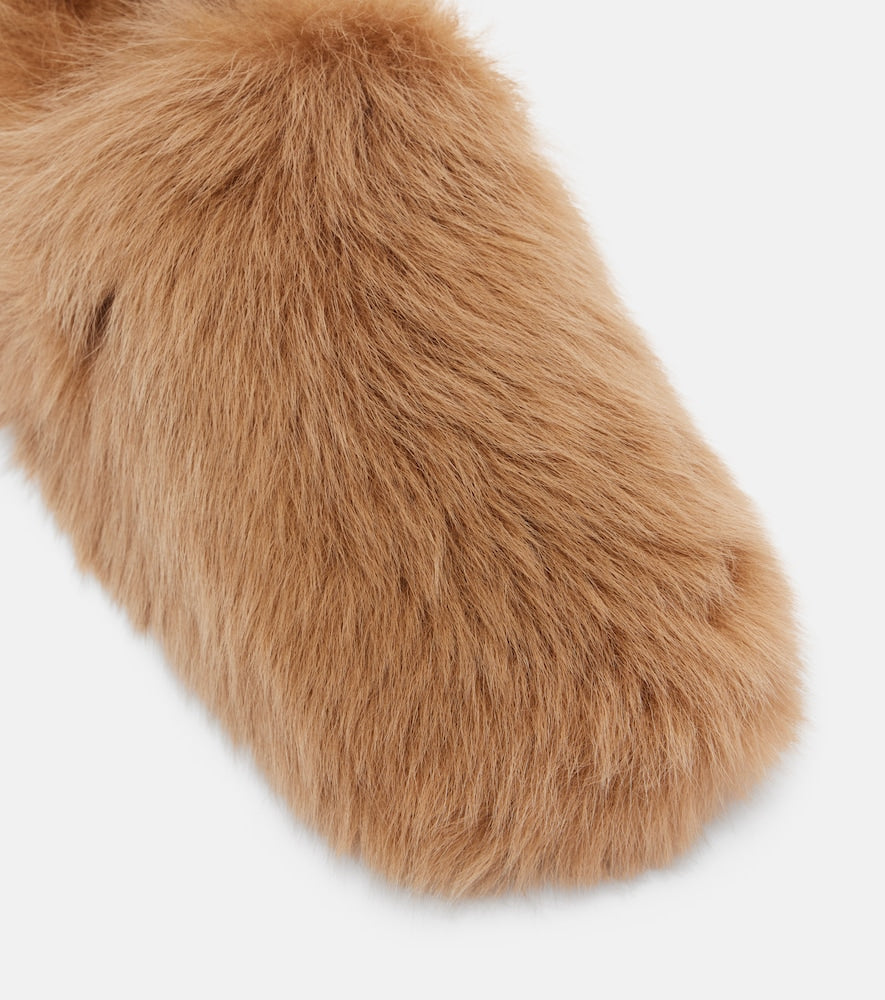 Tod's Gommino shearling slip-on shoes