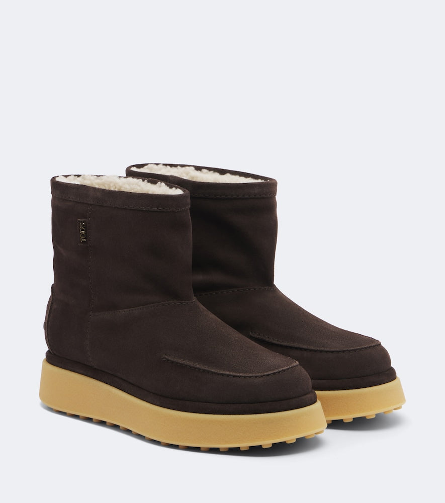 Tod's Gommino  shearling-lined suede ankle boots in Brown - Flat Boots