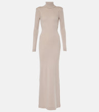 Tom Ford Cashmere turtleneck gown. 汤姆·福特羊绒高领礼服